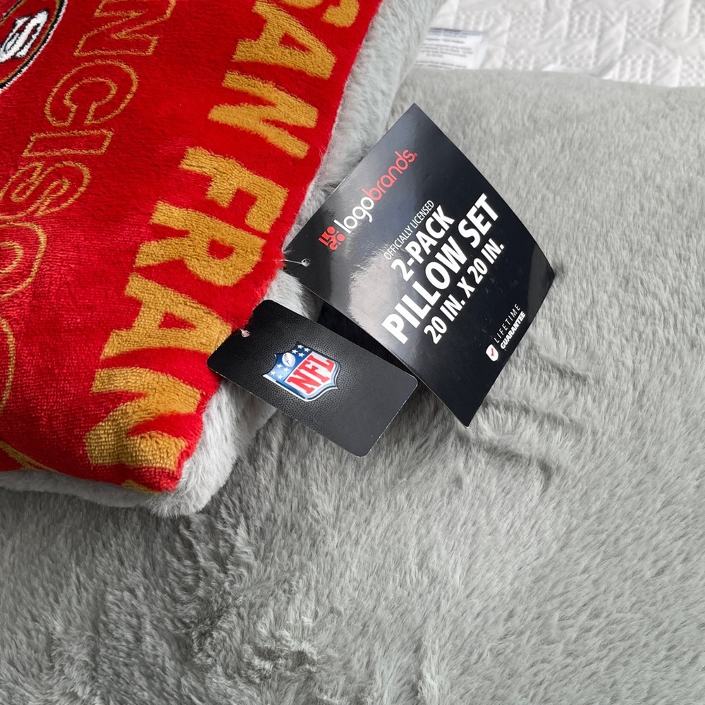 NFL San Francisco 49ers Red and Gold Pillow Set. - Picture 3 of 4